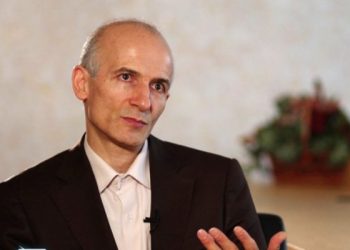 باید از ذات باوری در تحلیل شخصیت ایرانیان پرهیز کنیم