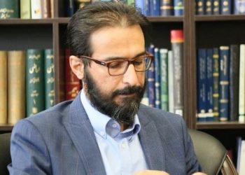 قهرمان فیلم سینمایی «قهرمان» قهرمان چه جامعه‌ای است و از دیدگان چه کسی قهرمان است؟