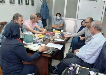 هادی خانیکی به سوگ برادر نشست